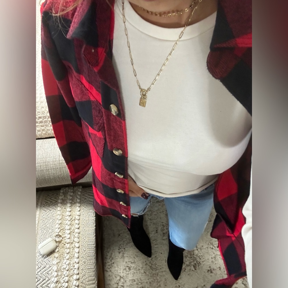 MY NEW FAVORITE ❤️Buffalo Red plaid shacket - Picture 13 of 13